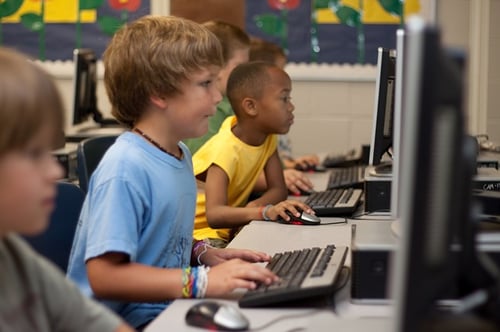 body_young_students_computer_lab