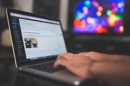 feature_laptopwebsite